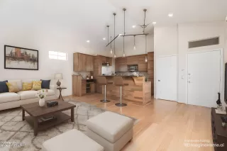 Photo #2: 6829203 Listing 