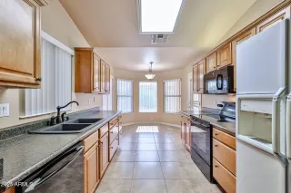 Photo #6: 6829366 Listing