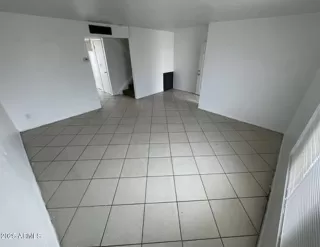 Photo #2: 6829572 Listing