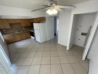 Photo #4: 6829572 Listing
