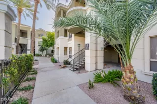 Photo #4: 6829899 Listing