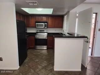 Photo #6: 6829940 Listing 