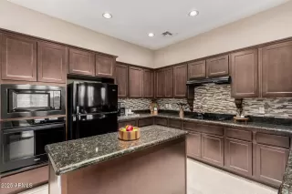 Photo #2: 6830226 Listing