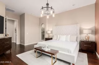 Photo #3: 6830226 Listing