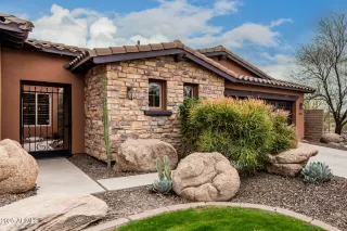 Photo #6: 6830226 Listing