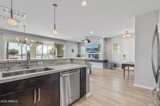 Photo #4: 6830530 Listing 