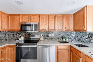 Photo #5: 6831072 Listing 