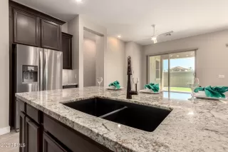 Photo #2: 6831165 Listing