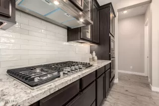 Photo #5: 6831165 Listing