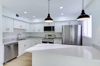 Photo #4: 6831276 Listing