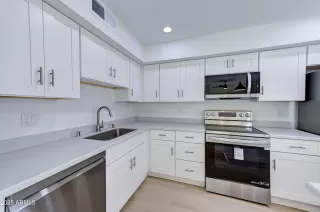 Photo #5: 6831276 Listing