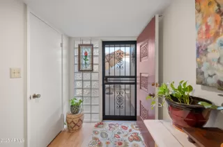 Photo #5: 6831412 Listing 