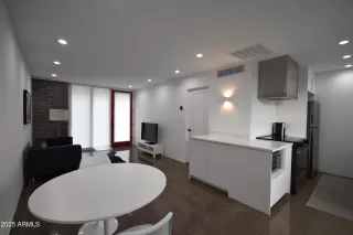 Photo #4: 6831453 Listing