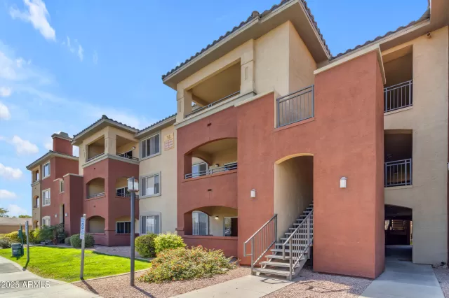 MLS: 6831552 Condo For Sale