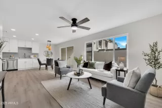 Photo #3: 6831663 Listing