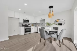 Photo #6: 6831663 Listing