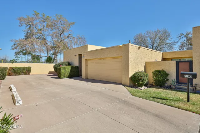 MLS: 6831808 Condo For Sale