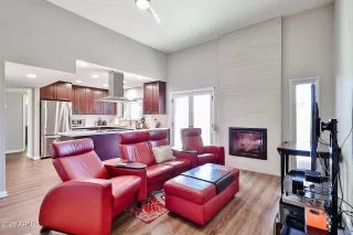 Photo #6: 6831808 Listing