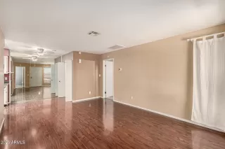 Photo #4: 6831998 Listing