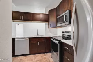 Photo #3: 6832080 Listing