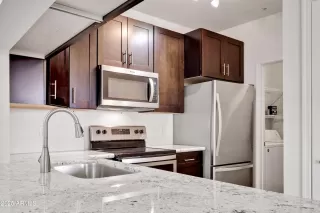 Photo #4: 6832080 Listing