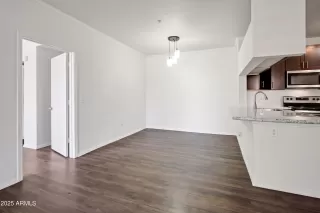 Photo #5: 6832080 Listing