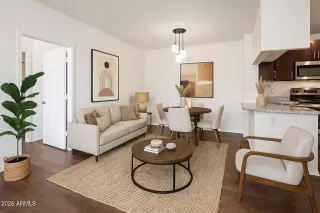 Photo #6: 6832080 Listing