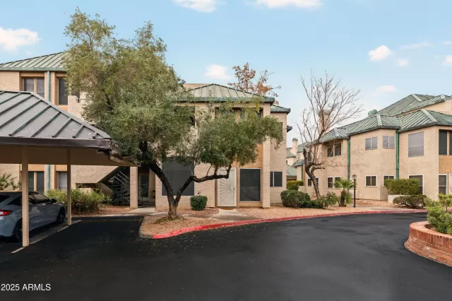 MLS: 6832566 Condo For Sale