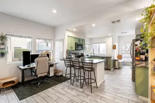 Photo #4: 6832566 Listing