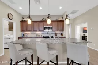 Photo #2: 6832731 Listing 