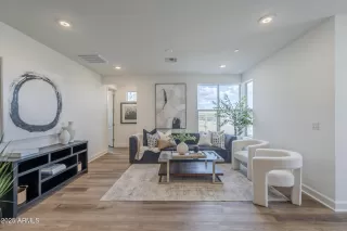 Photo #2: 6832799 Listing