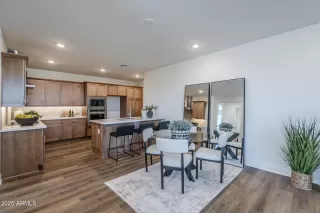 Photo #4: 6832799 Listing