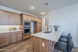 Photo #5: 6832799 Listing