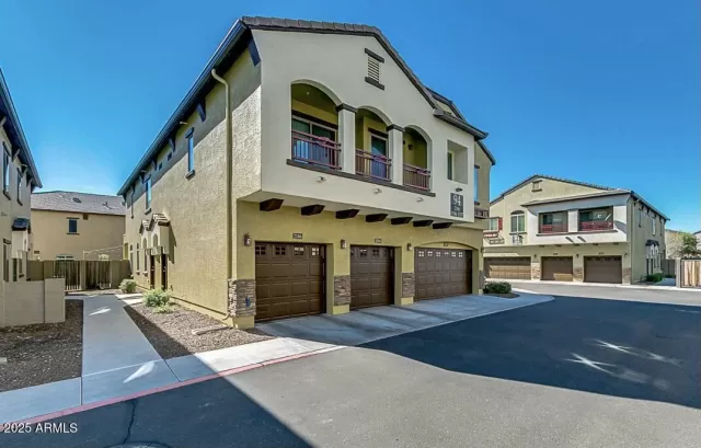 MLS: 6833004 Condo For Sale