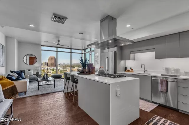 MLS: 6833076 Condo For Sale