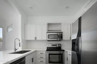 Photo #2: 6833090 Listing 