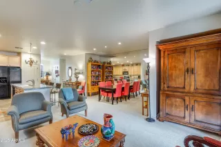 Photo #5: 6833293 Listing