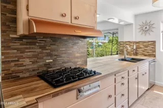 Photo #4: 6833348 Listing 