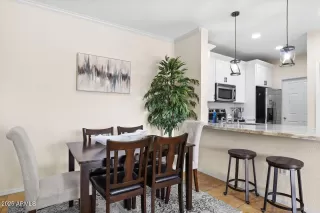 Photo #6: 6833534 Listing