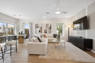 Photo #6: 6833540 Listing