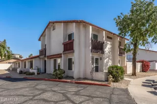 Photo #5: 6833571 Listing