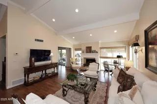 Photo #4: 6833582 Listing 