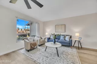 Photo #2: 6833670 Listing 