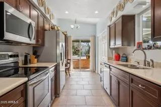 Photo #2: 6833966 Listing 