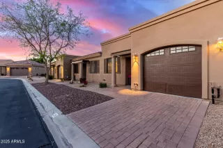 Photo #2: 6834000 Listing 