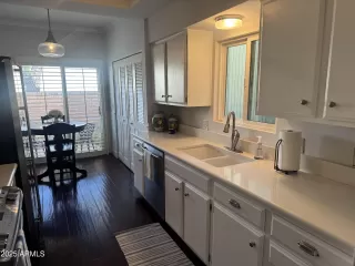 Photo #3: 6834048 Listing 