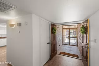 Photo #1: 6834140 Listing