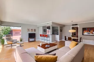 Photo #5: 6834274 Listing