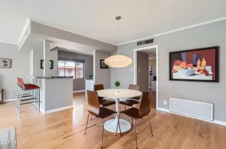 Photo #6: 6834274 Listing