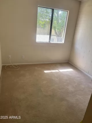 Photo #6: 6834334 Listing